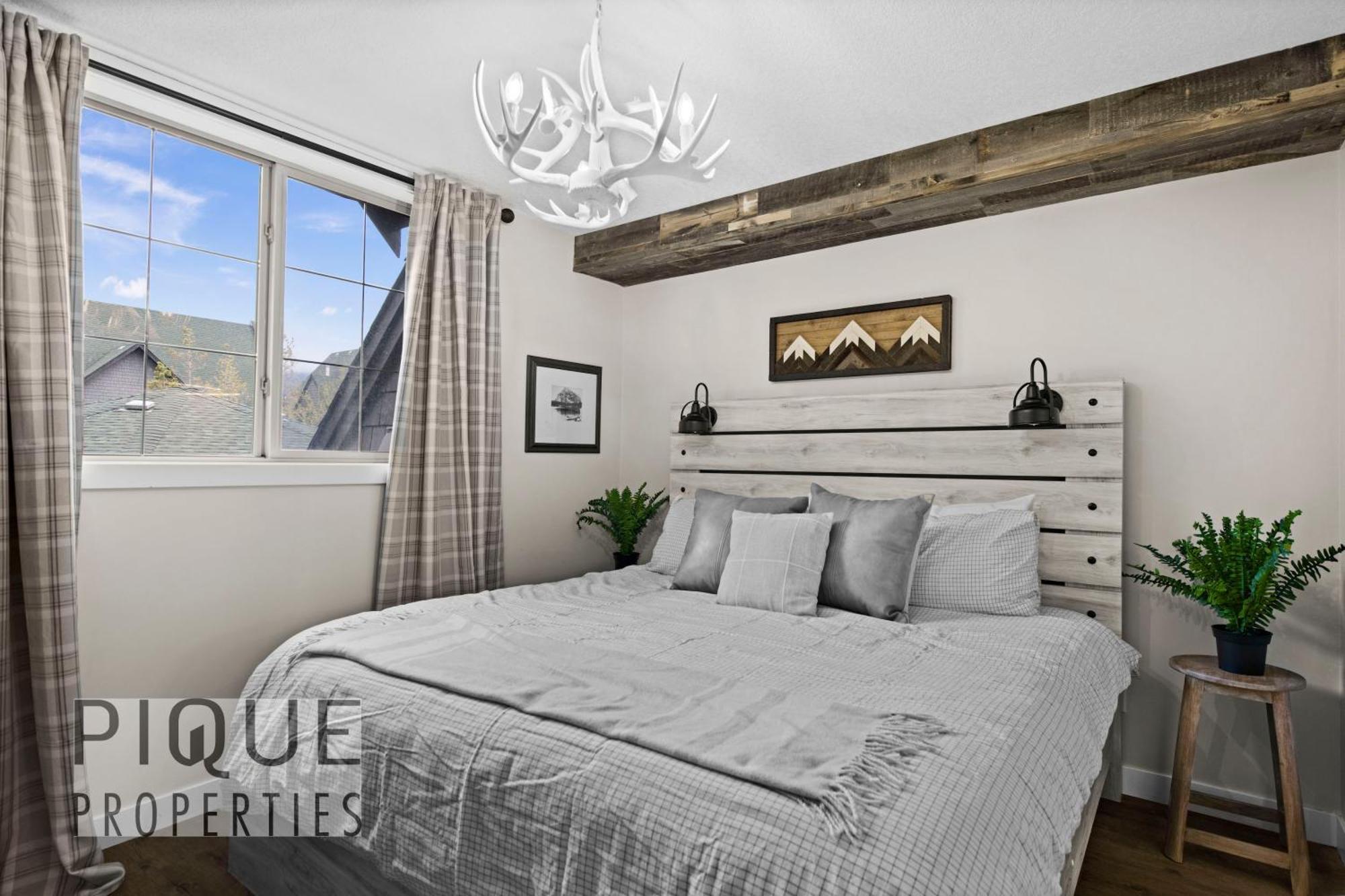 Mystic Mountain Chalet, Heated Outdoor Pool & Hot Tub, Free Parking, Fast Wifi! Canmore Exterior foto